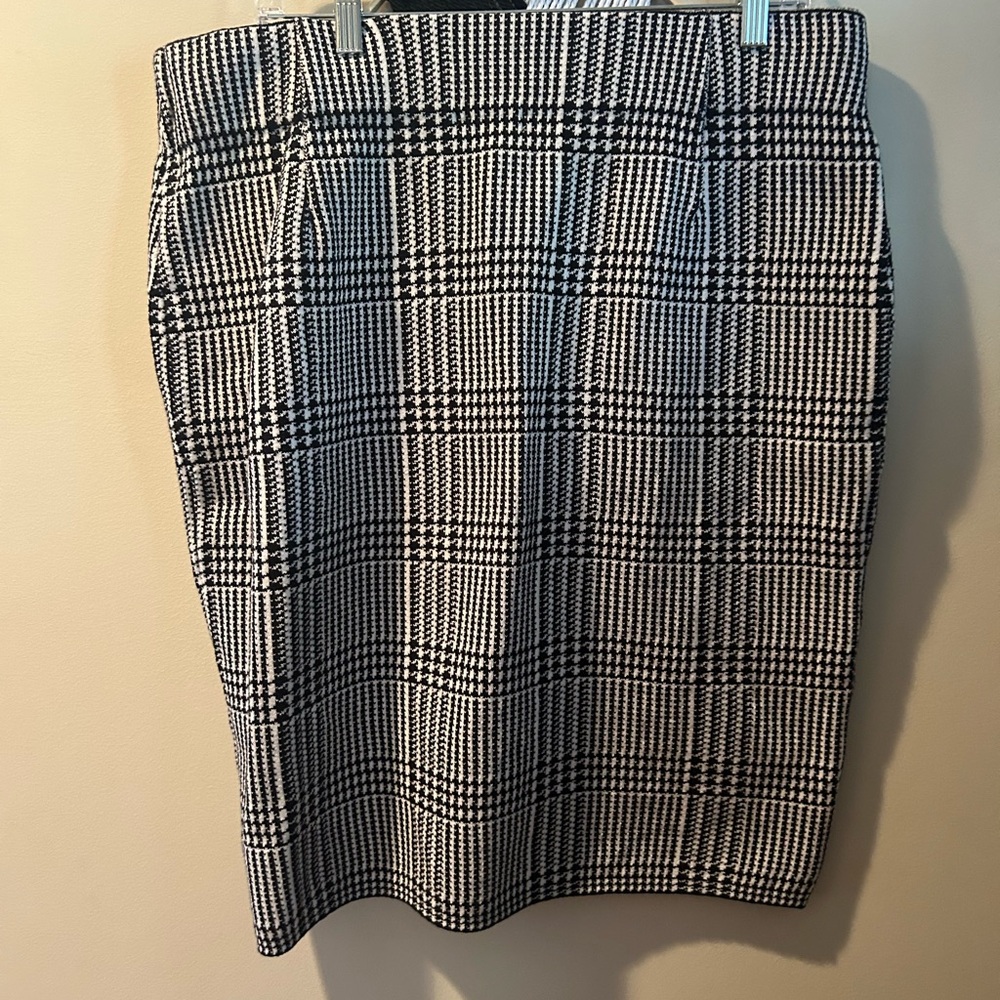 Chaps Black and White Pencil Skirt Knee-Length Work